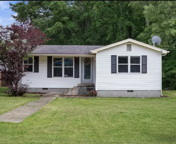 225 Weaver St, Tullahoma, TN 37388