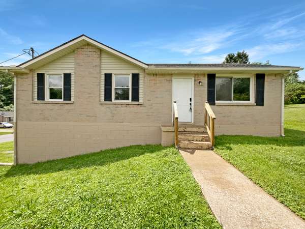 1549 Barber Ct, Clarksville, TN 37042