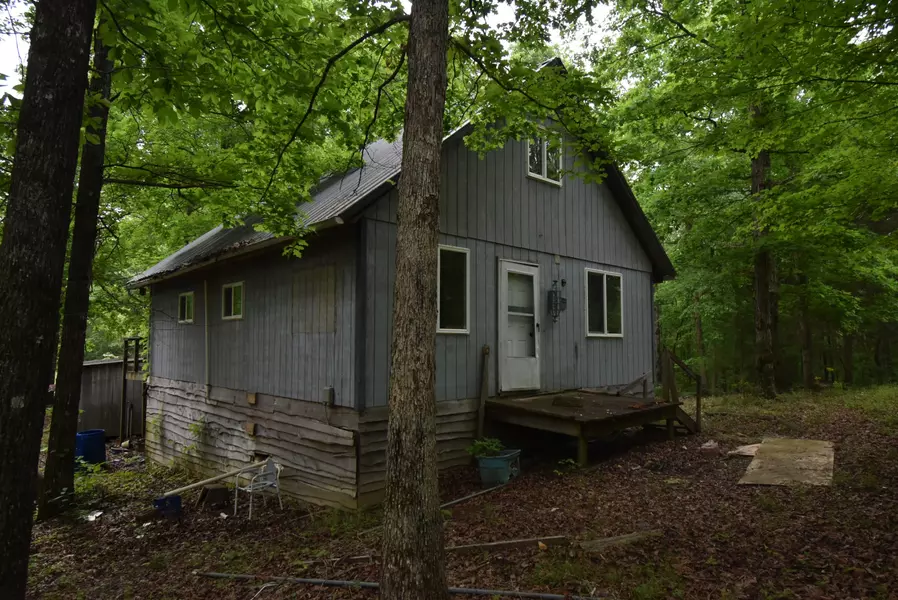 215 Linda Ln, Linden, TN 37096