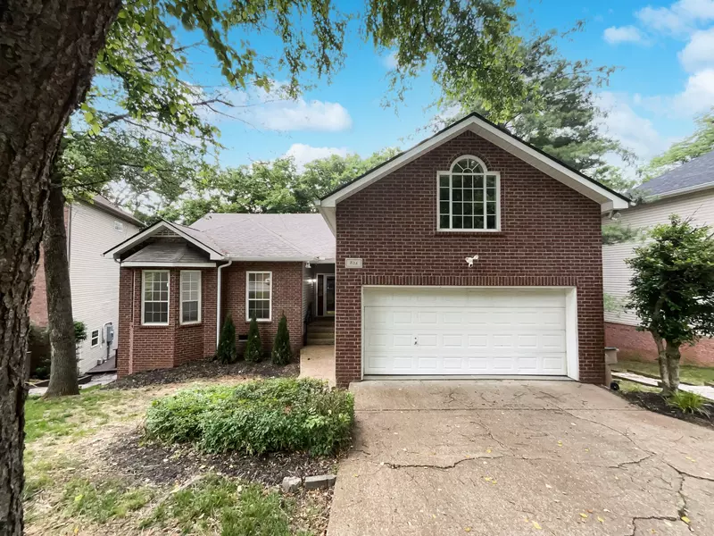 824 N Woodstone Ln, Nashville, TN 37211
