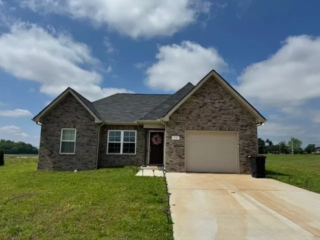 52 Mimosa Dr, Decherd, TN 37324