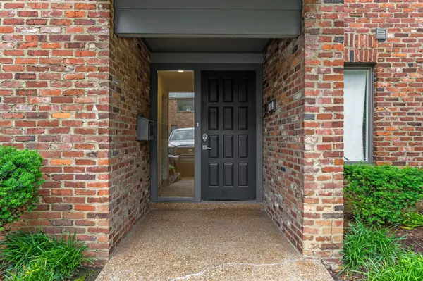 Nashville, TN 37215,104 Hampton Pl