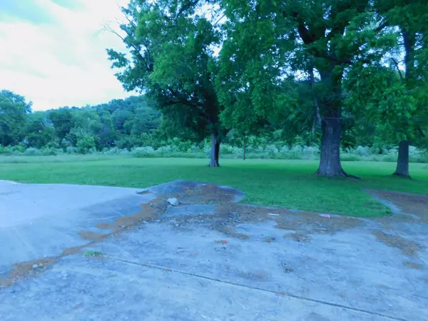 Waverly, TN 37185,314 N Maple Ave