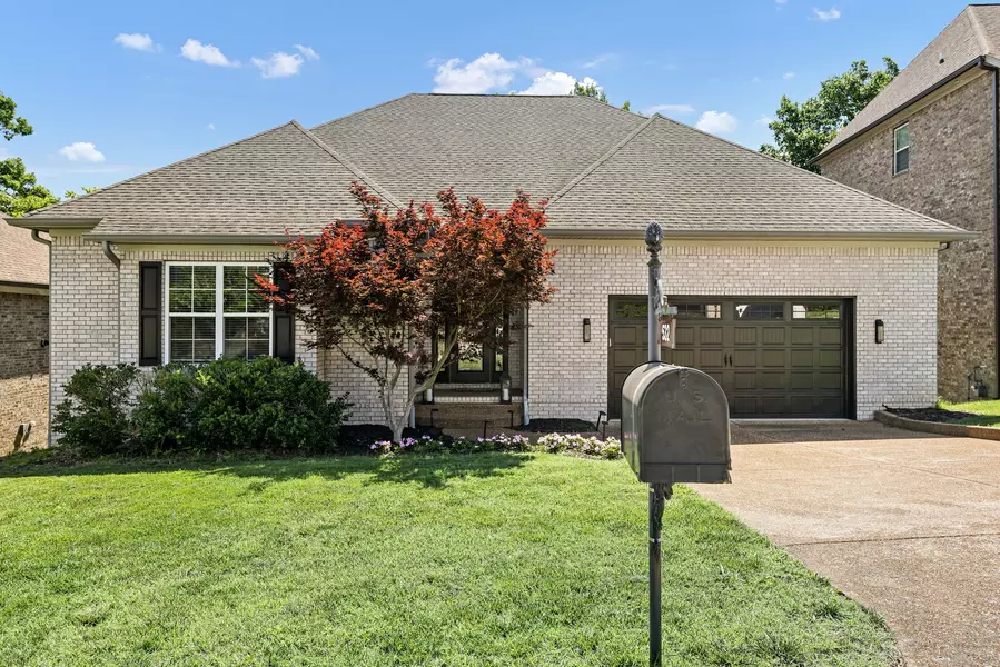 532 Summit Oaks Ct, Nashville, TN 37221