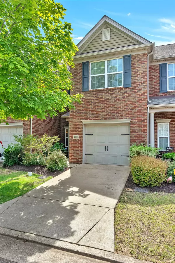 1323 Crown Point Pl, Nashville, TN 37211