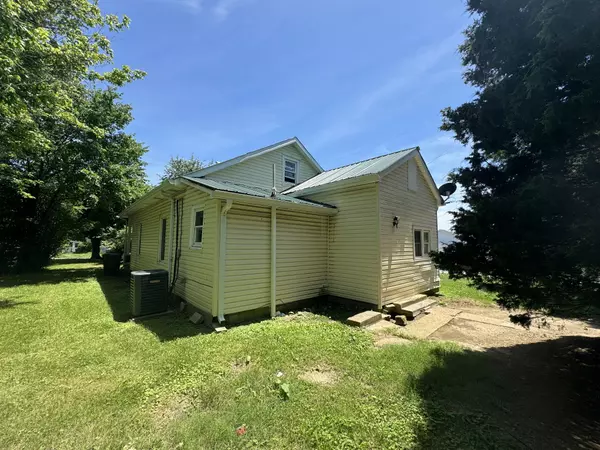 Dickson, TN 37055,106 Dickson Ave