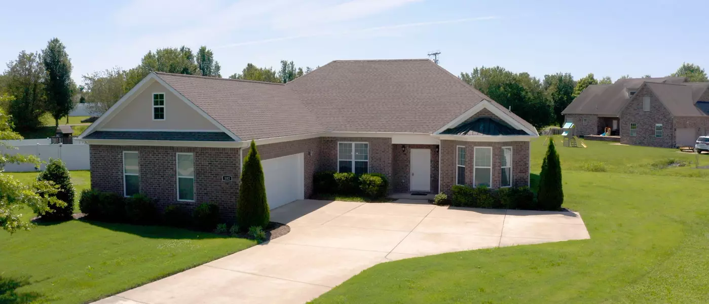 102 Rochester Dr, Shelbyville, TN 37160