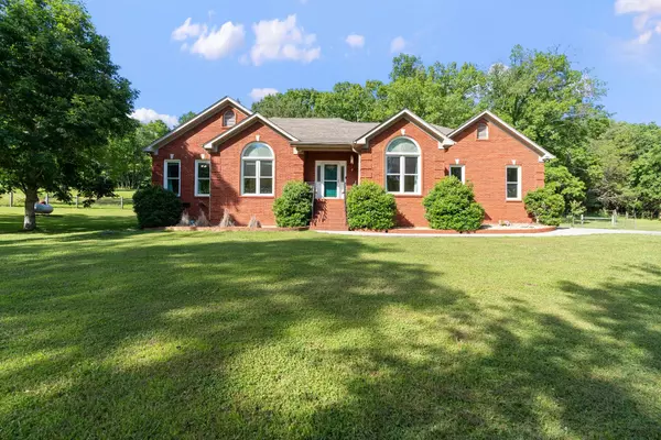 28 Spring Valley Rd,  Taft,  TN 38488