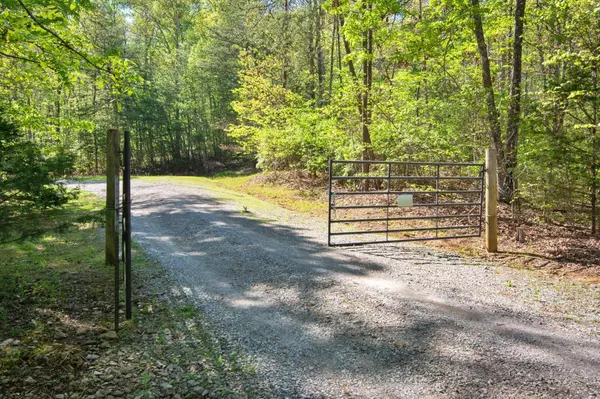 Pikeville, TN 37367,1036 Lee Station Mtn Road