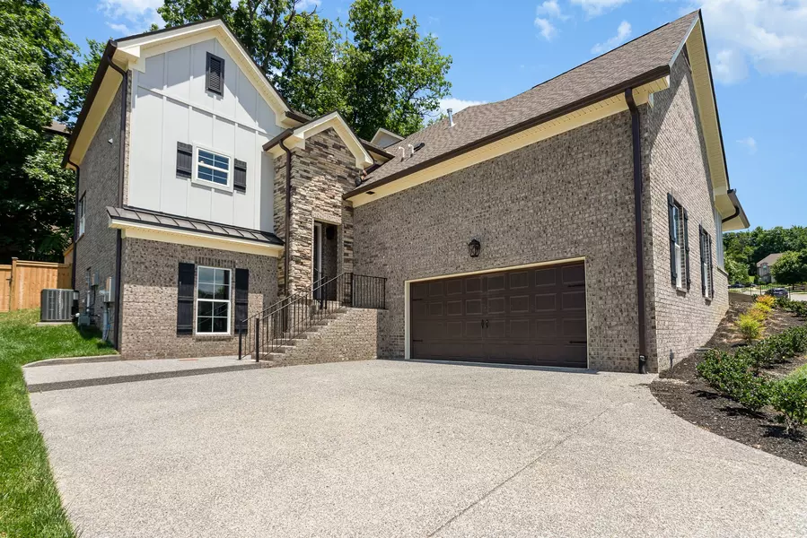 174 Cobbler Cir, Hendersonville, TN 37075