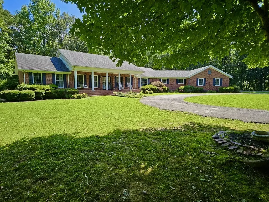 Bolivar, TN 38008,825 Barham Ln