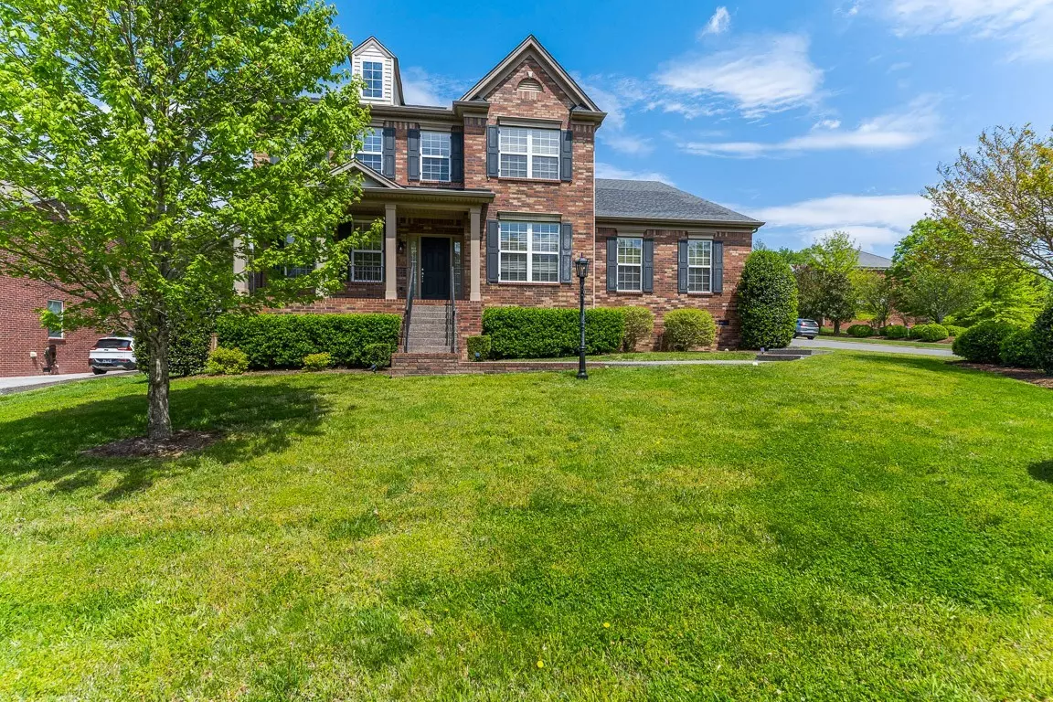 Hendersonville, TN 37075,99 Berry Hill Dr