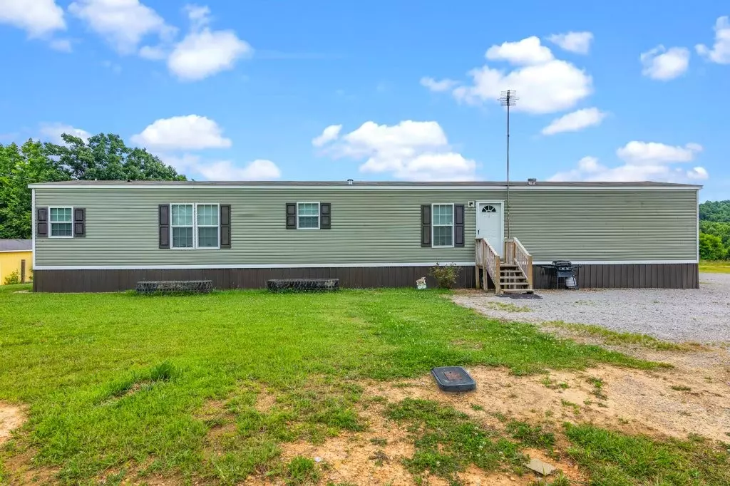 Spencer, TN 38585,724 Captain Carter Rd