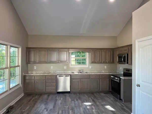 Estill Springs, TN 37330,205 Ake St