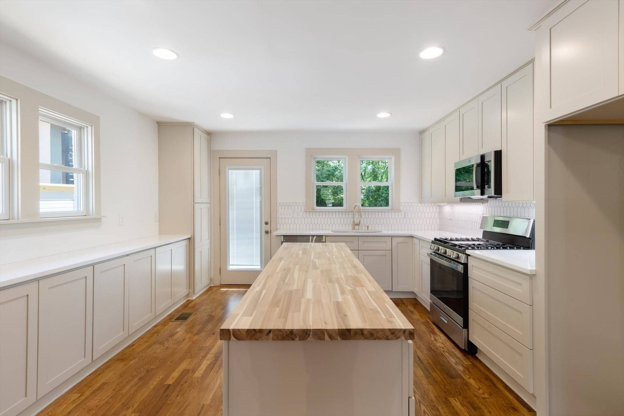 Nashville, TN 37206,917 McFerrin Ave