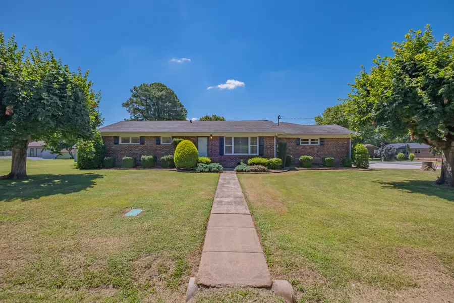 218 E Petty Ln, Winchester, TN 37398