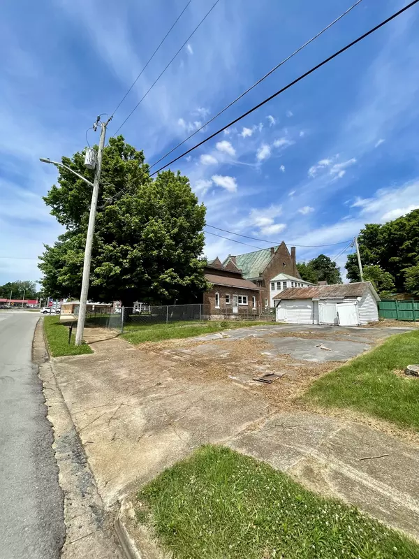 Lawrenceburg, TN 38464,201 Pulaski St
