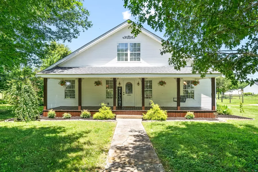 3717 Atkins Rd, Cedar Hill, TN 37032