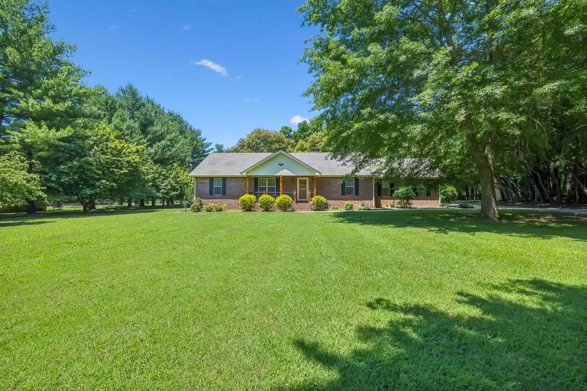 5449 Browns Mill Rd, Lascassas, TN 37085