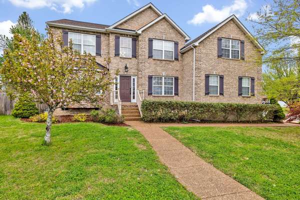 8011 Streamside Dr, Mount Juliet, TN 37122