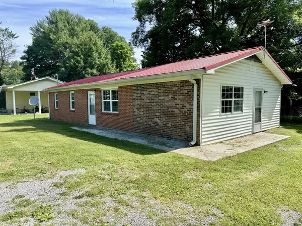 Pikeville, TN 37367,92 Mary Ann Lane