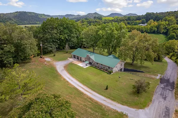 1738 Oakley Rd, Liberty, TN 37095