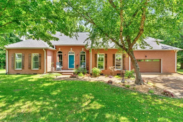 1002 Cross Creek Ct, Hendersonville, TN 37075