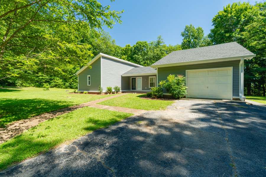 2154 Ridgewood Dr, Sparta, TN 38583