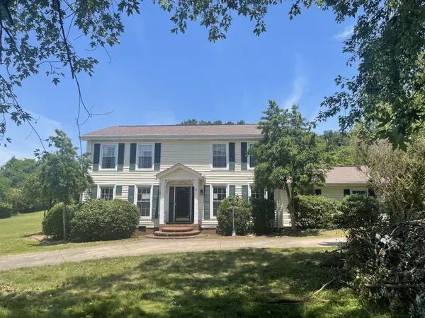 1005 Longview Dr, Hendersonville, TN 37075