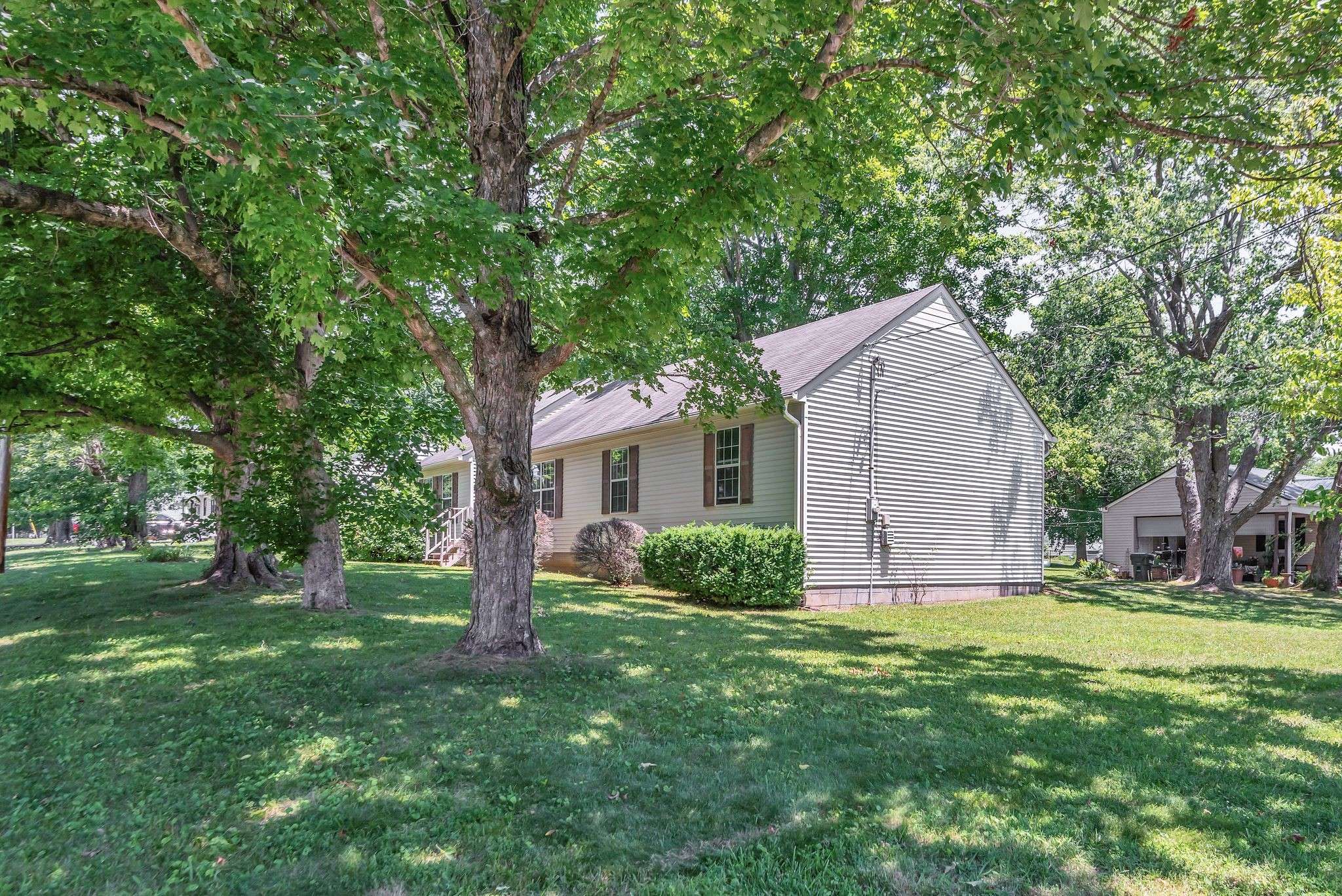 Dickson, TN 37055,110 Martha Ave