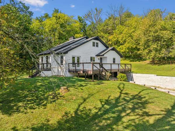 87 Gladdice Rd, Pleasant Shade, TN 37145