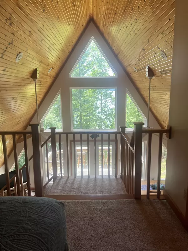 714 Cumberland Dr, Cadiz, KY 42211