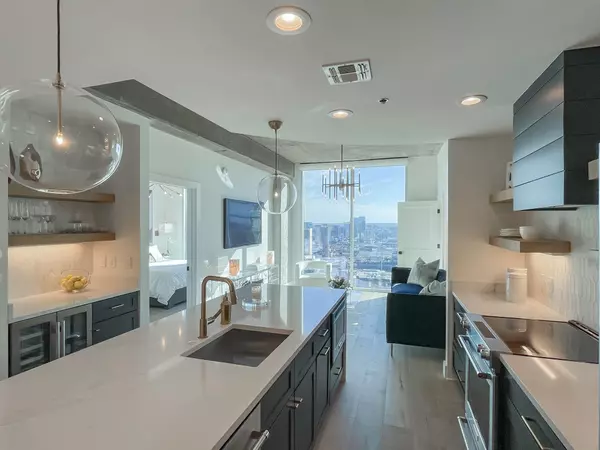 415 Church St #2812, Nashville, TN 37219