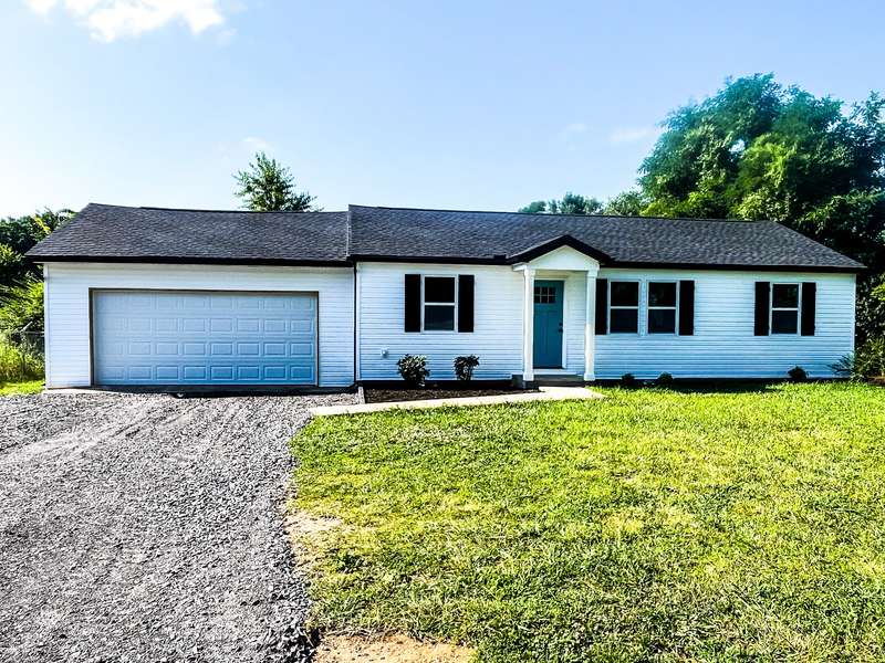 3243 Highway 76, Cottontown, TN 37048