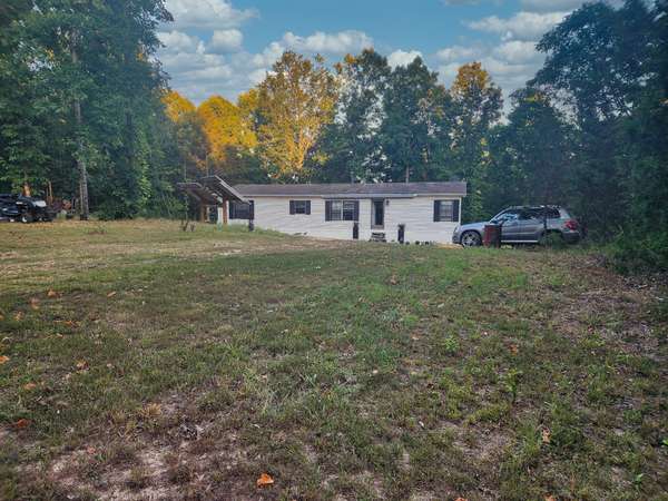 1135 Cane Creek Rd, Hohenwald, TN 38462