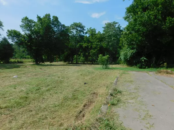 Waverly, TN 37185,312 N Maple Ave