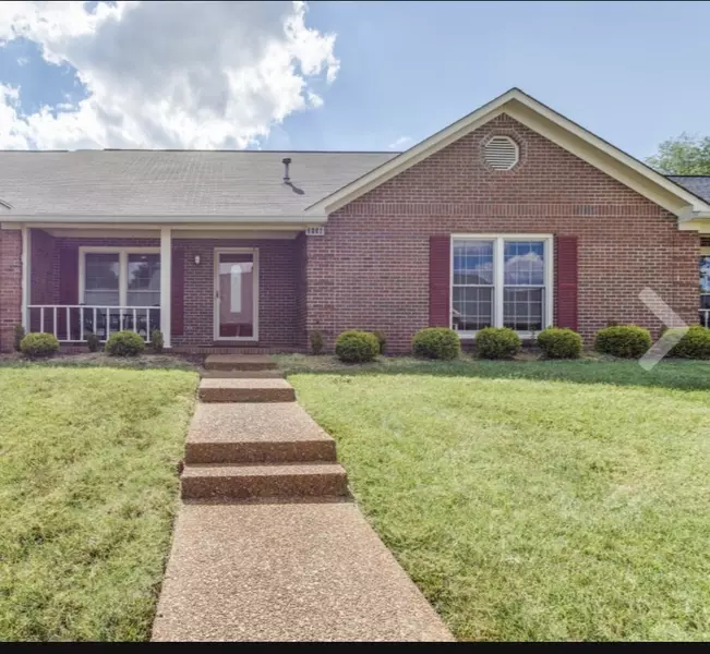 2136 River Chase Dr, Murfreesboro, TN 37128