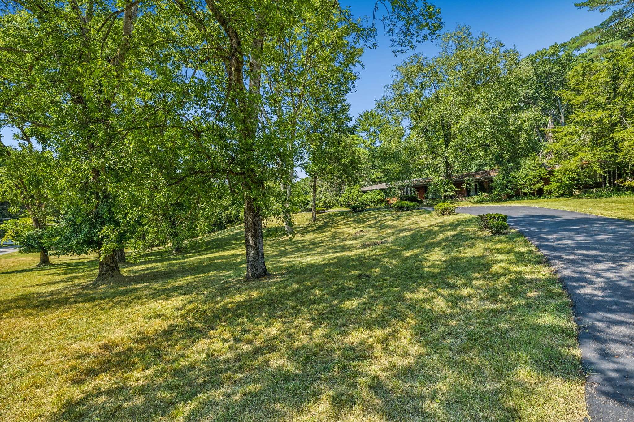 216 Vaughns Gap Rd, Nashville, TN 37205