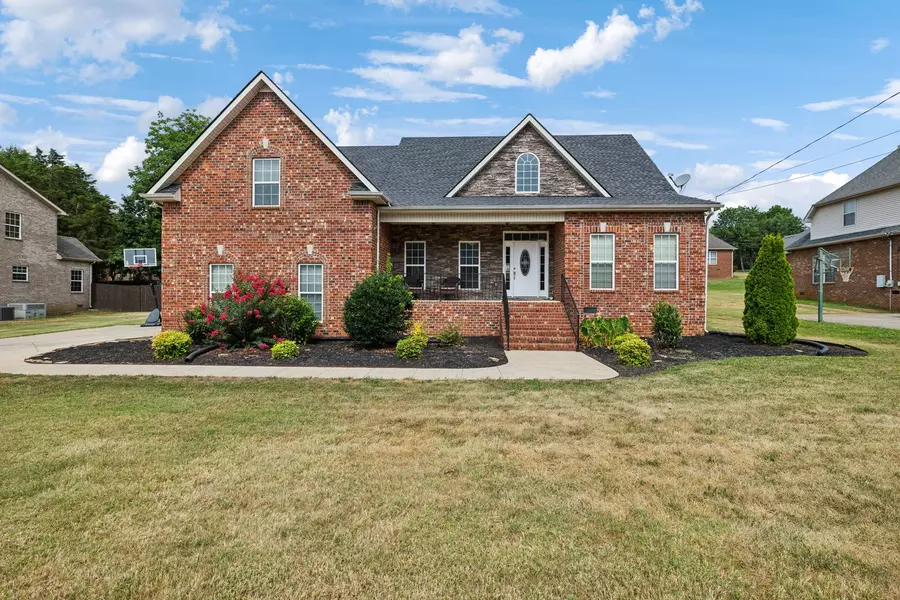 8039 Vineyard Ln, La Vergne, TN 37086