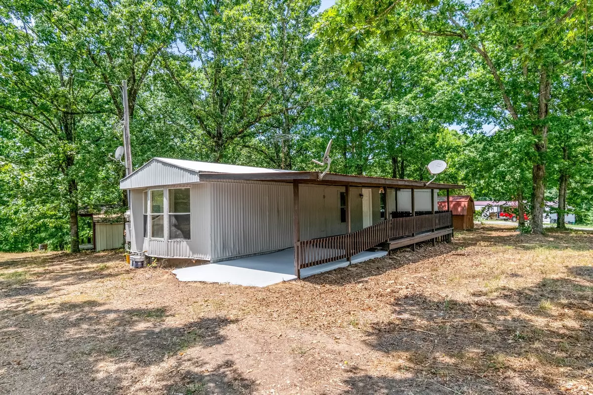 Linden, TN 37096,45 Blue Bird Ln