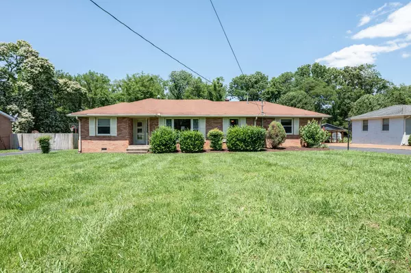 1619 Edgewood Dr, Lebanon, TN 37087