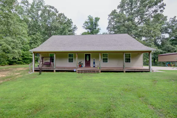 2422 Cumberland City Rd, Dover, TN 37058