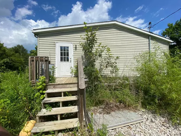 Hopkinsville, KY 42240,7572 Old Madisonville Rd