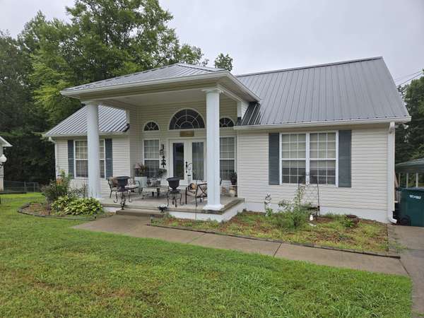 150 Station Dr, Waverly, TN 37185