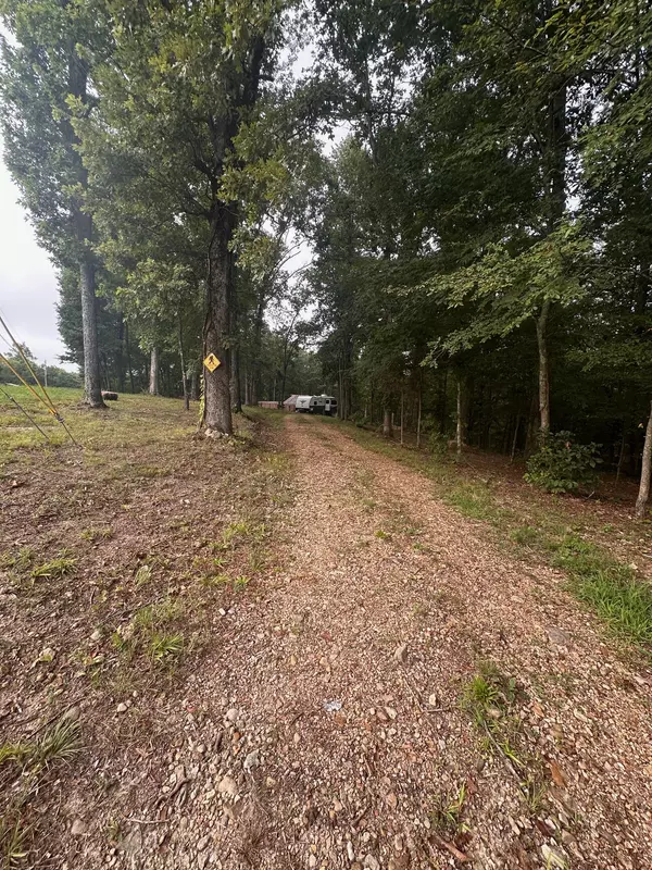 Dover, TN 37058,270 Country Lane