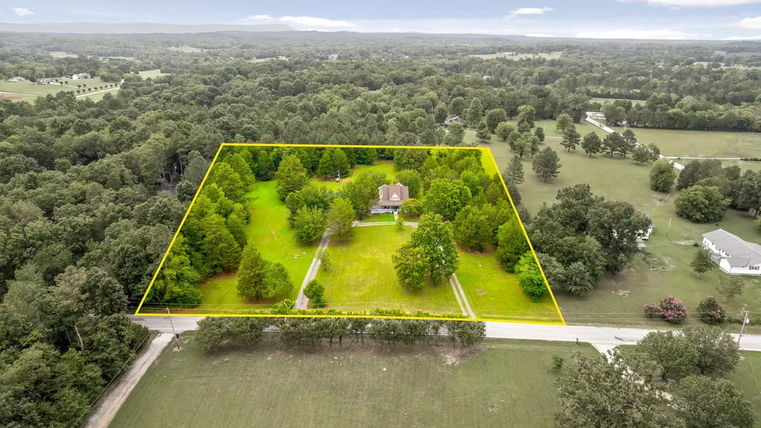 100 Meadow Drive, Chickamauga, GA 30707