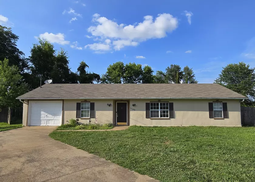 1142 Schatten St, Oak Grove, KY 42262