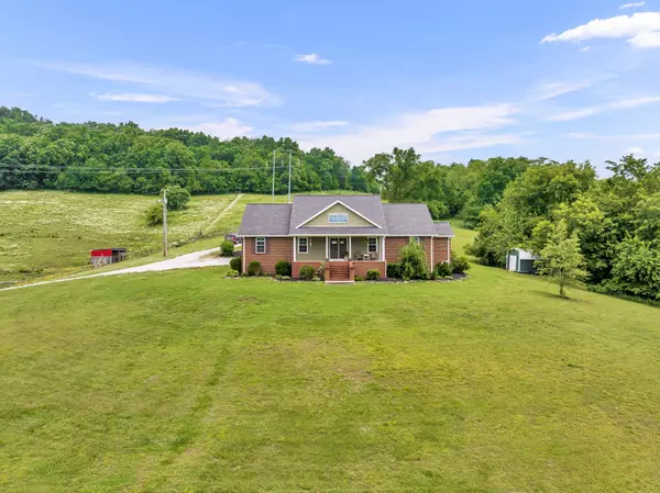 8 Farley Ln, Carthage, TN 37030