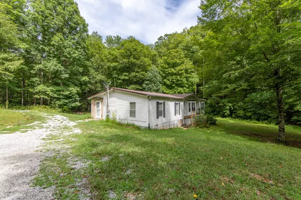 298 Burns Hollow Rd, Waynesboro, TN 38485