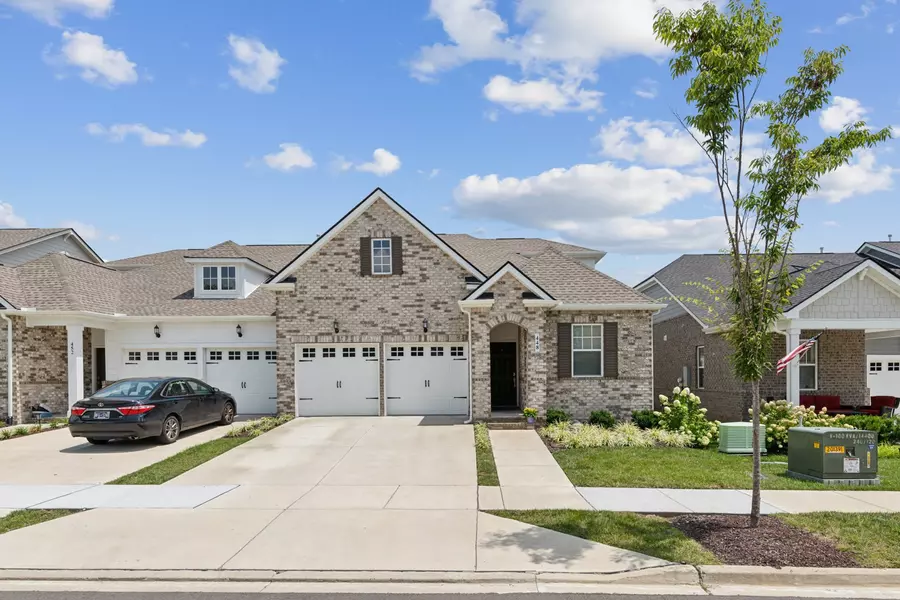 448 Golden Meadow Ln, Hendersonville, TN 37075